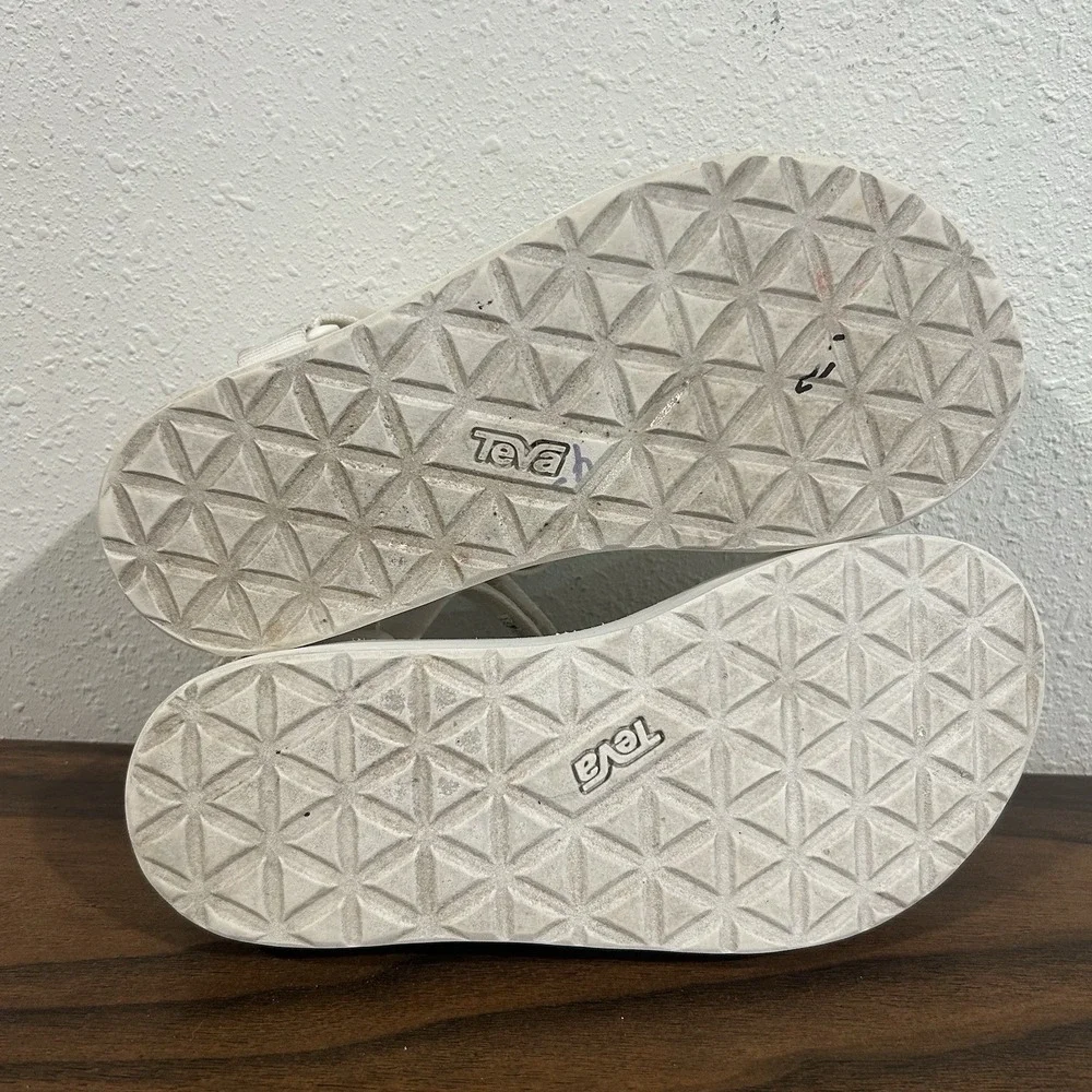 Teva Midform Universal Bright White Sandals S/N 1090969 Womens Sz 6